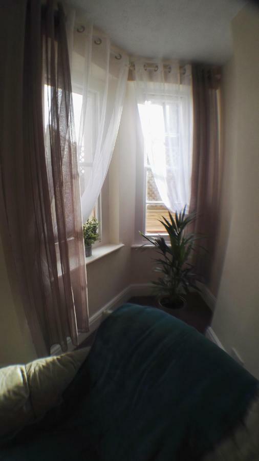 Large Garden Flat Near Marine Lake Weston-super-Mare Kültér fotó